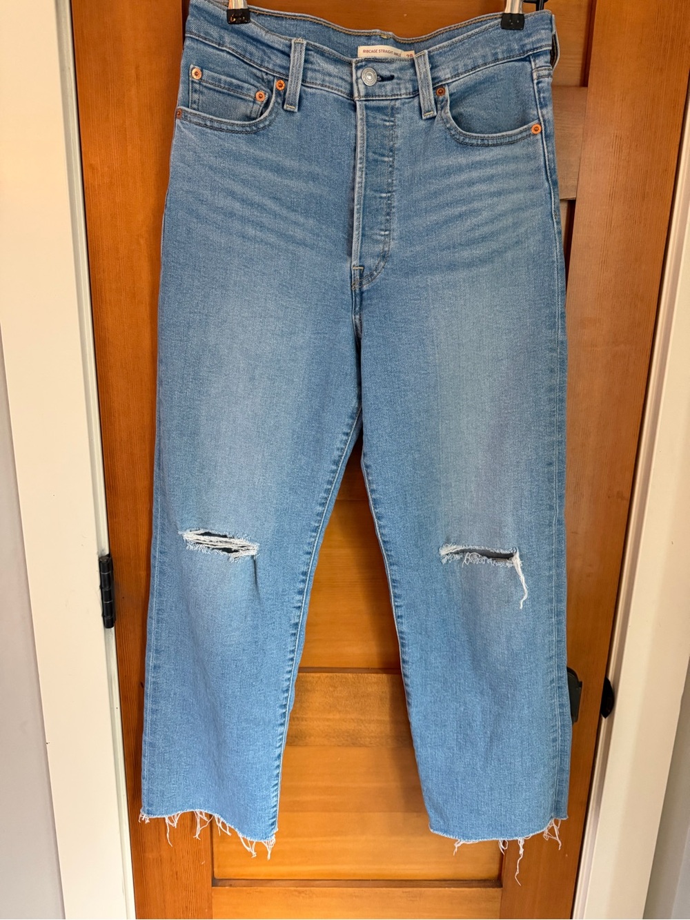 Levi’s Ribcage Straight Ankle Jeans in Fall Trip Size 28